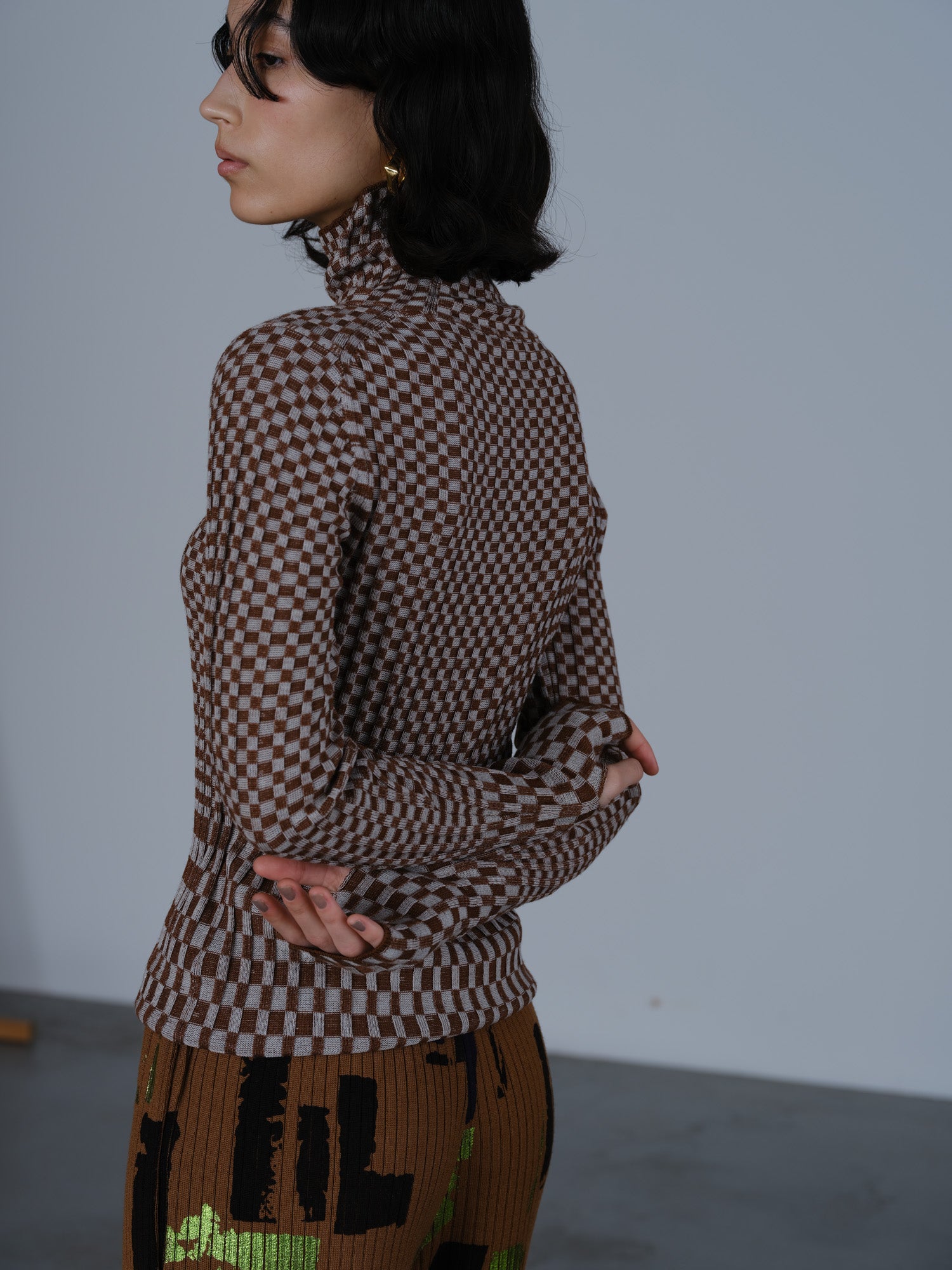 Checkered Rib Turtle PO<BR>3シーズン着用可能なタートルネックニット