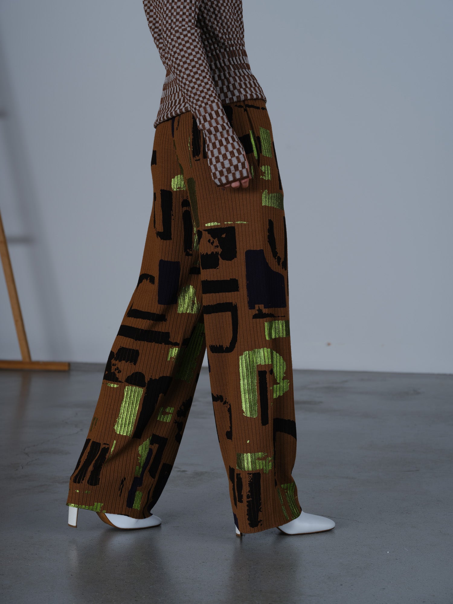 Abstract Painting Pants<BR>ストレスフリーなリブニットパンツ