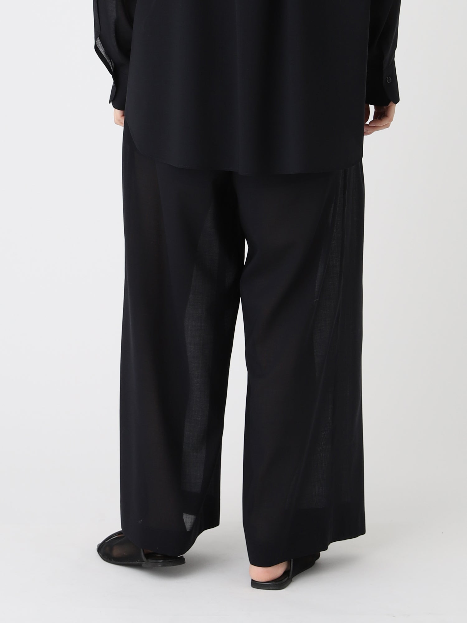 Voile Sheer Tuck Pants<BR>防ぐシワ性に優れたアイテム