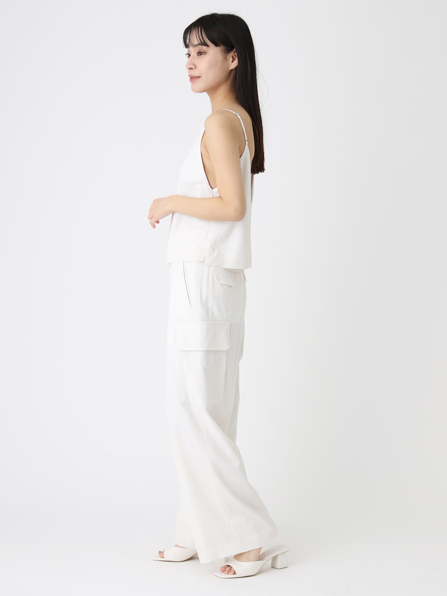 Tropical W Wide Cargo Pants<BR>サッシュベルトでウエストの調節が可能