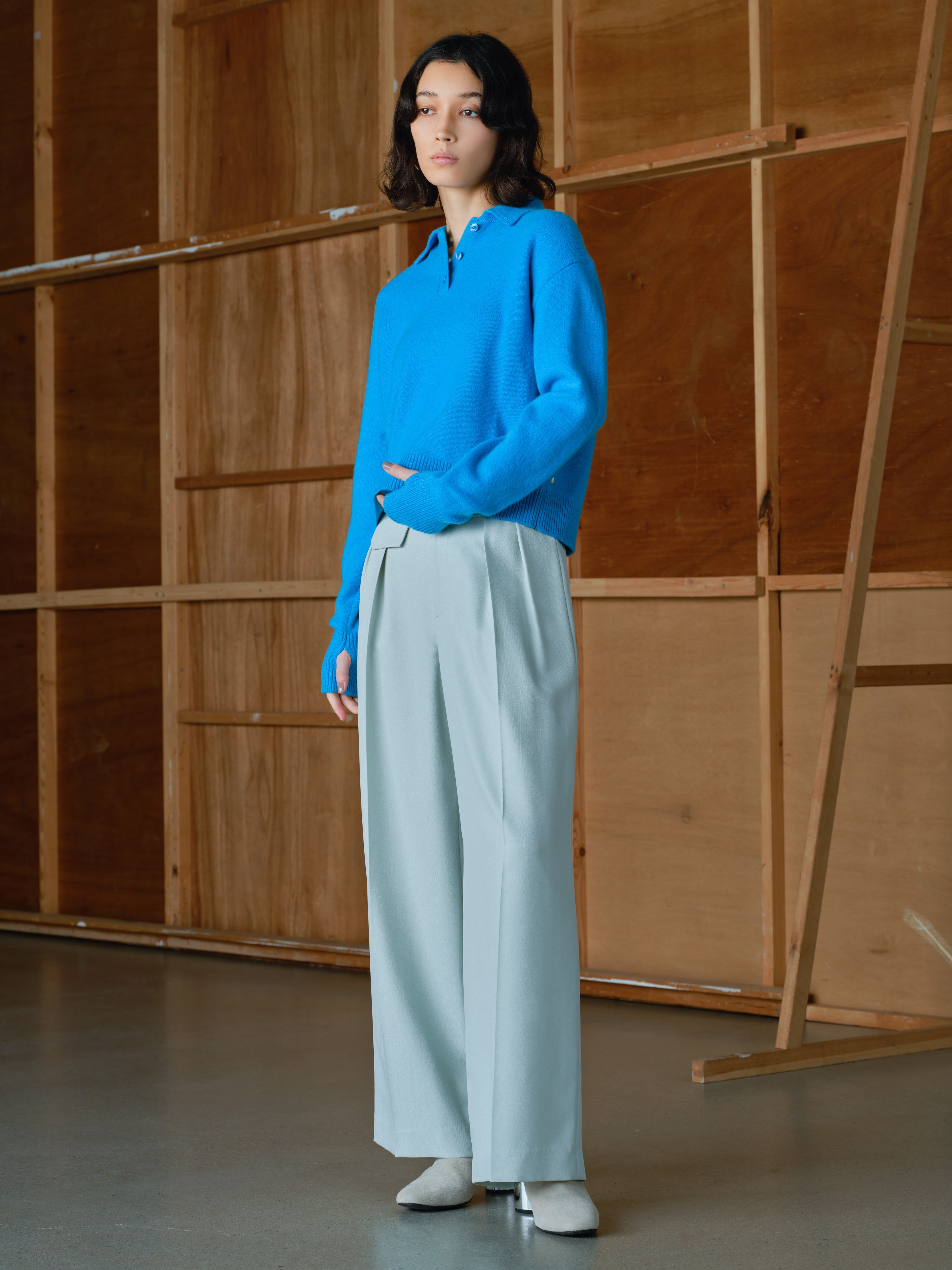 Brushed Polo Sweater<BR>起毛加工による柔らかな着心地