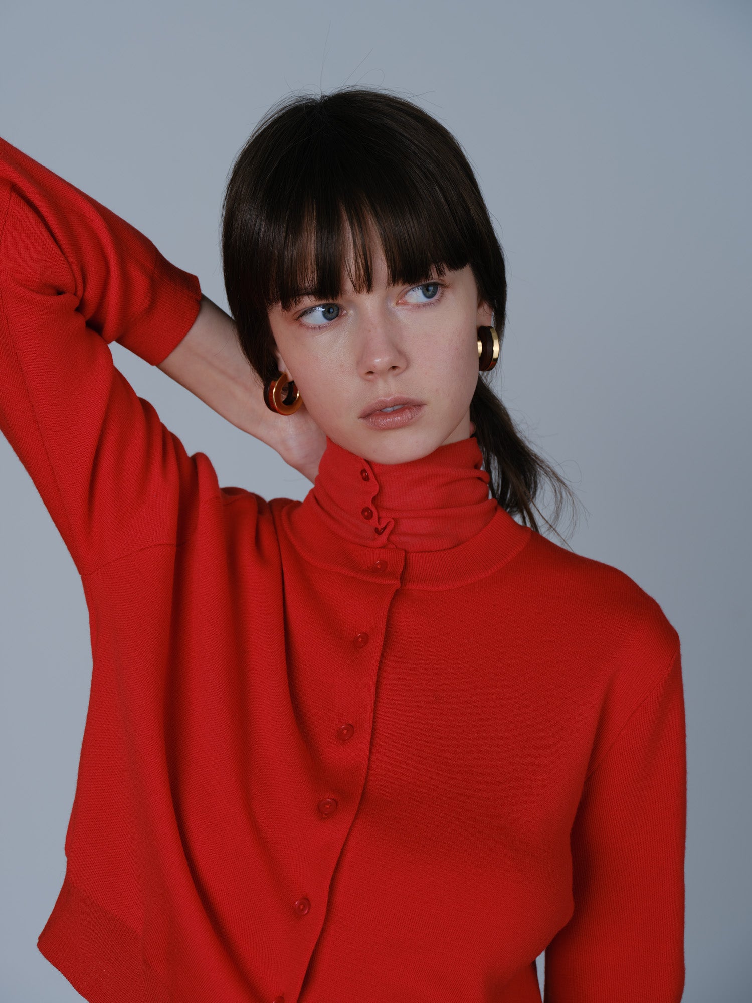 Embroidery Cardigan<BR>シワになりにくい編組織で作られたカーディガン