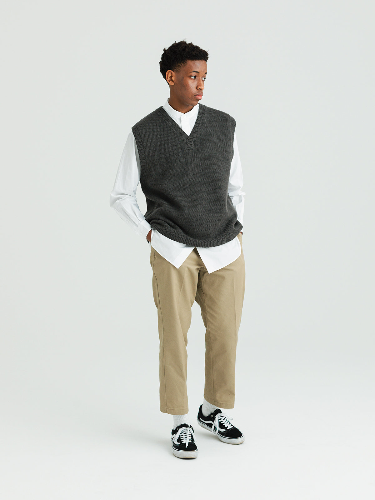 V-Neck Vest<BR>編組織が特徴的なオーバーサイズベスト