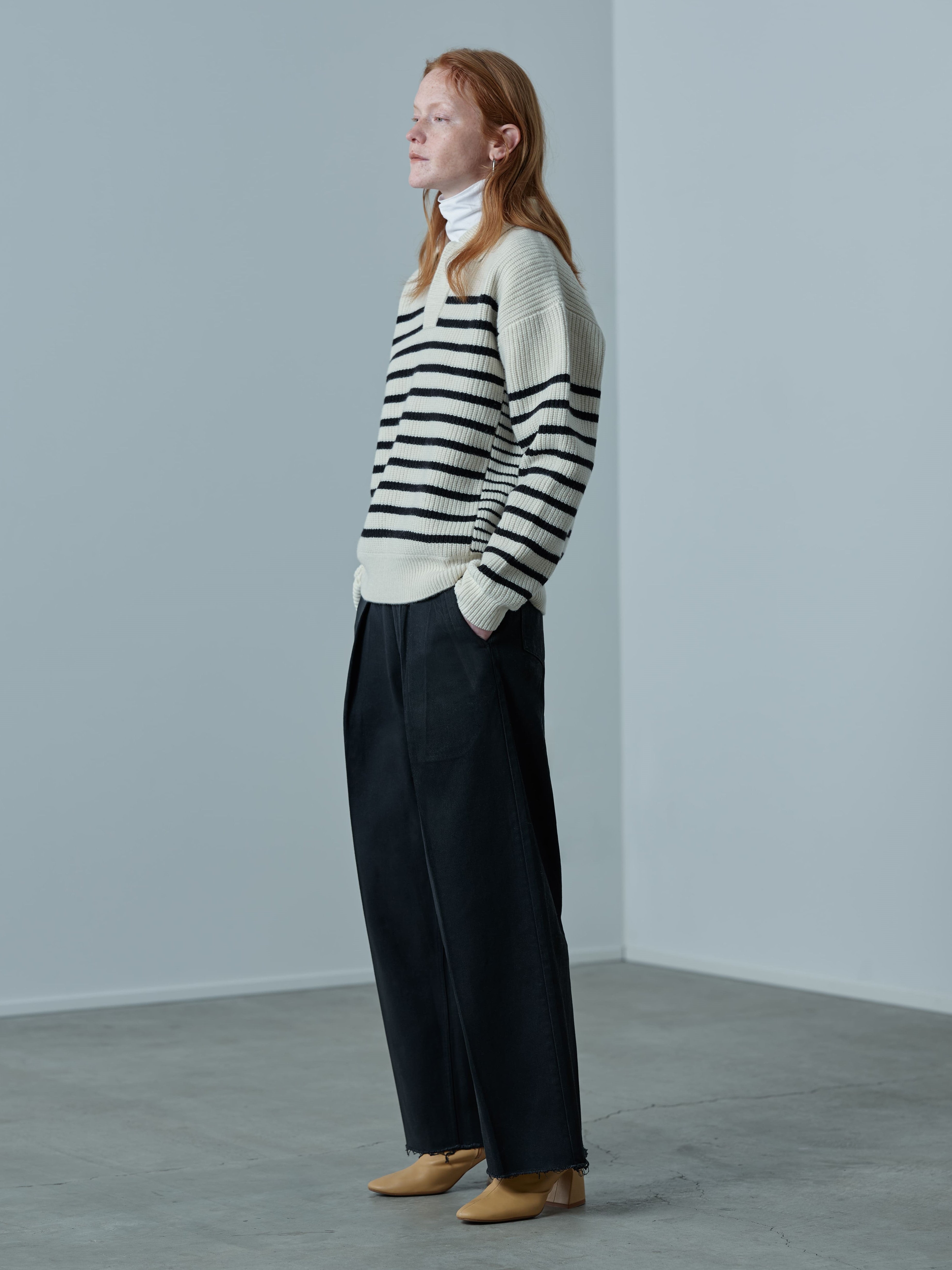 Striped Polo Sweater<BR>異なるボーダーピッチがアクセントに