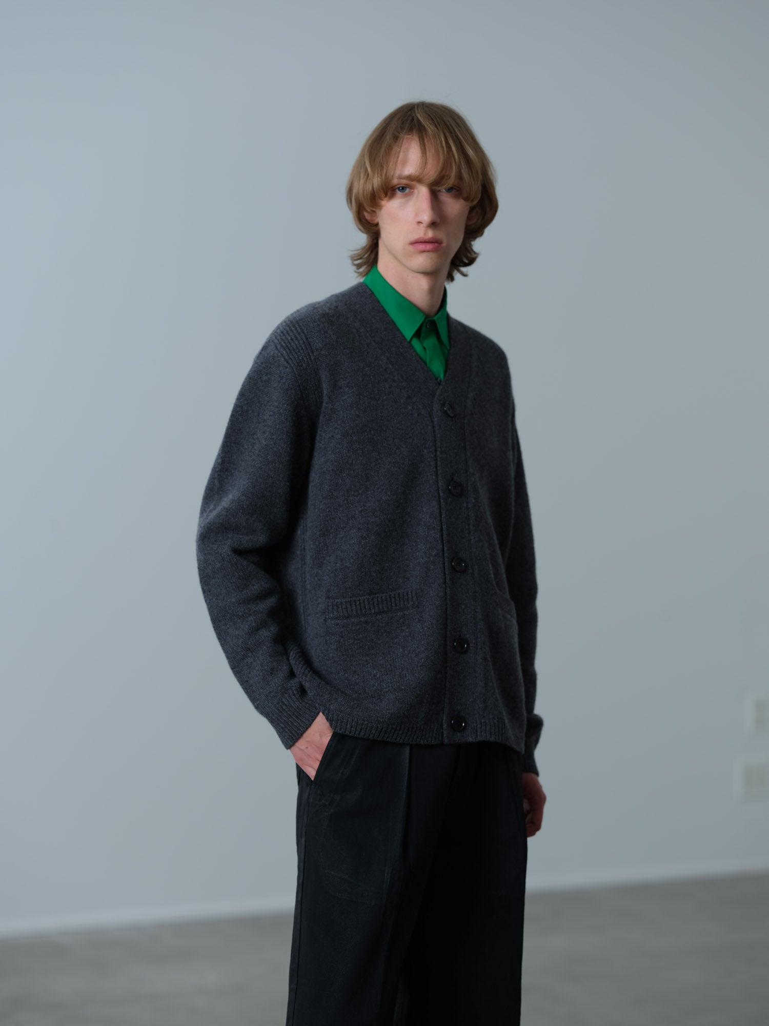 Line cardigan<BR>性別、世代問わず着用可能な万能カーディガン