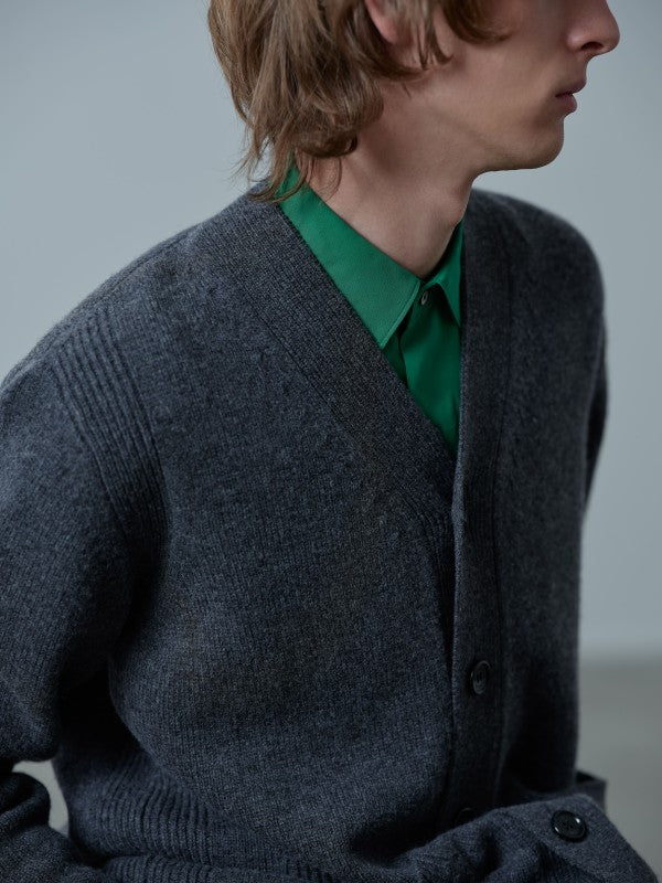 Line cardigan<BR>性別、世代問わず着用可能な万能カーディガン