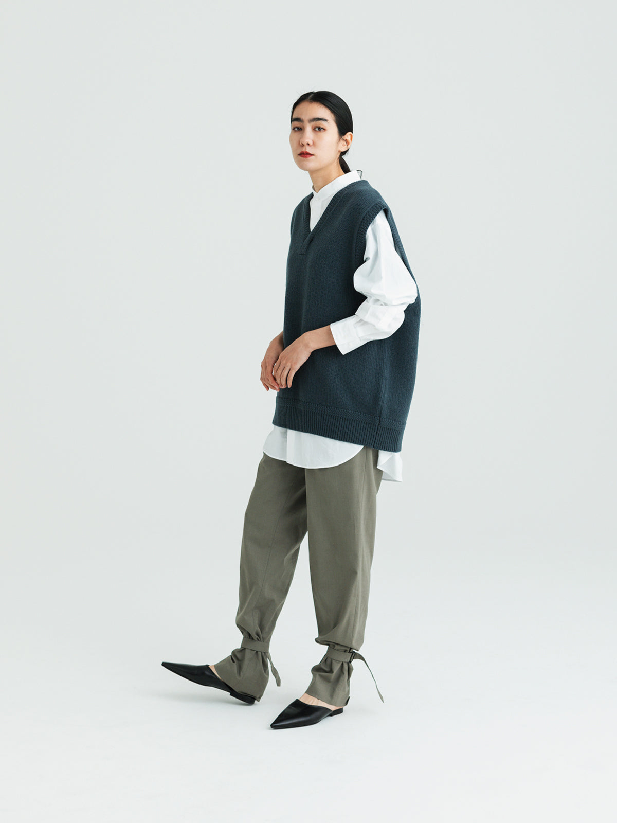 V-Neck Vest<BR>編組織が特徴的なオーバーサイズベスト