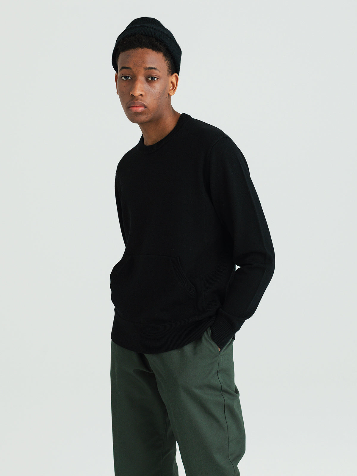 Pocket Pullover<BR>カジュアルにもドレスにも合うシンプルニット