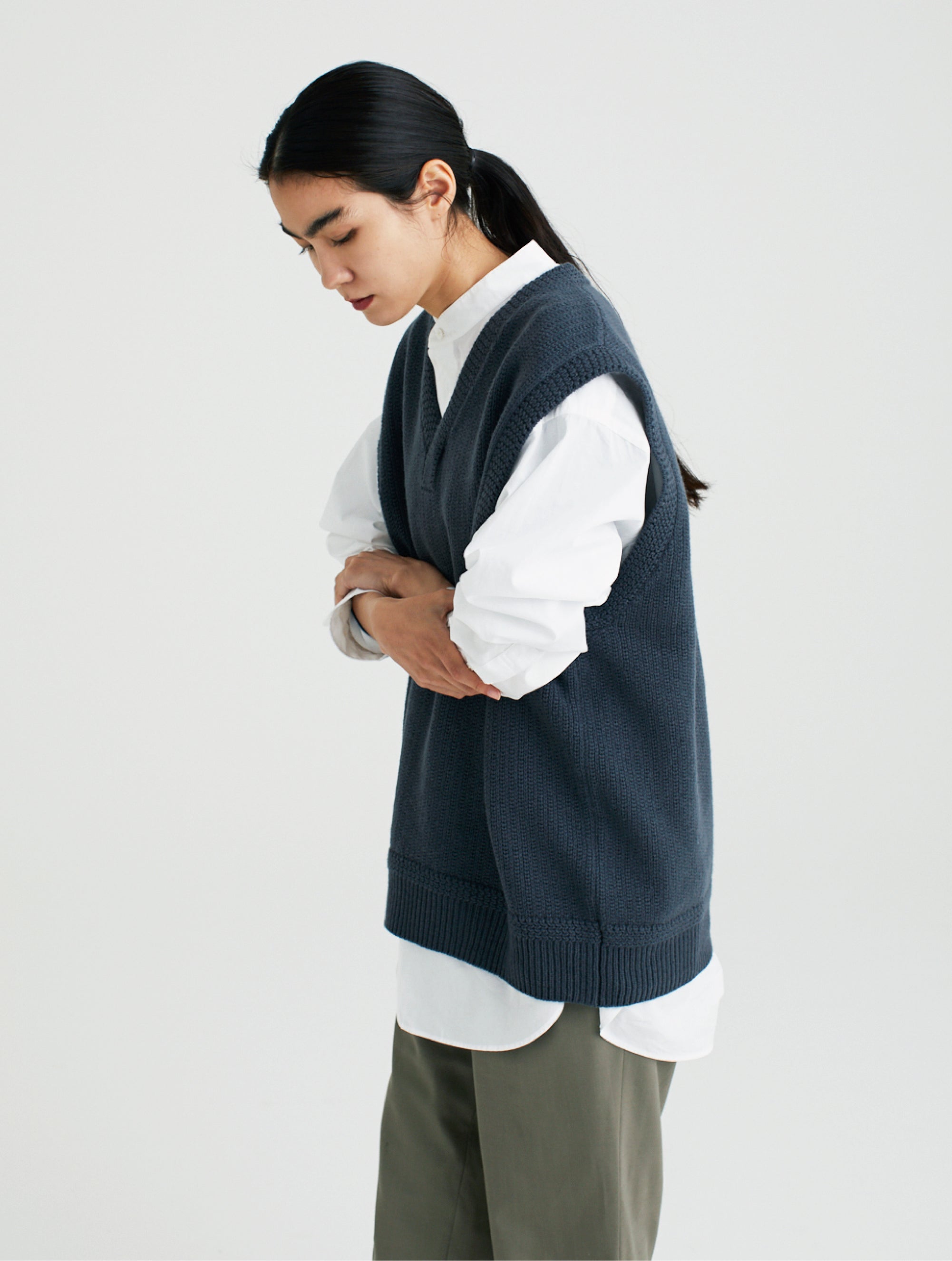 V-Neck Vest<BR>編組織が特徴的なオーバーサイズベスト