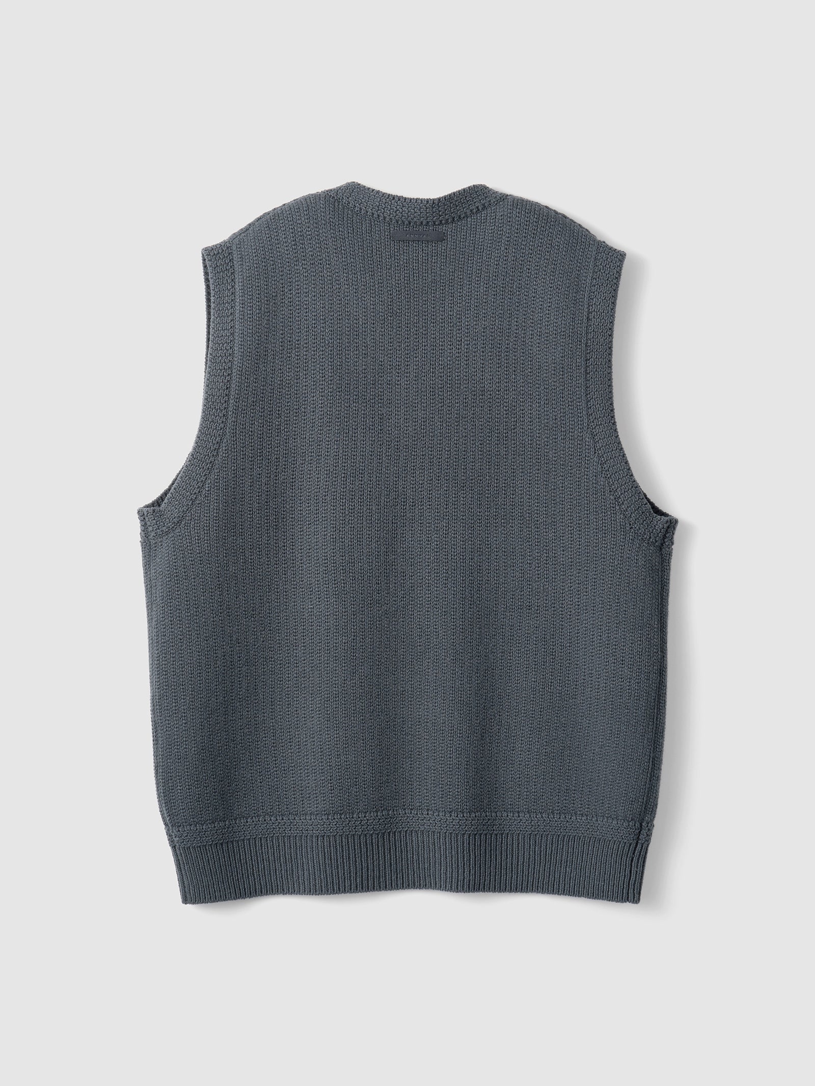 V-Neck Vest<BR>編組織が特徴的なオーバーサイズベスト