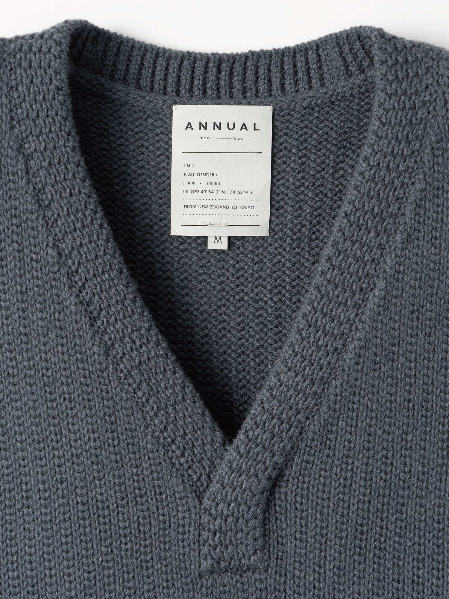 V-Neck Vest<BR>編組織が特徴的なオーバーサイズベスト