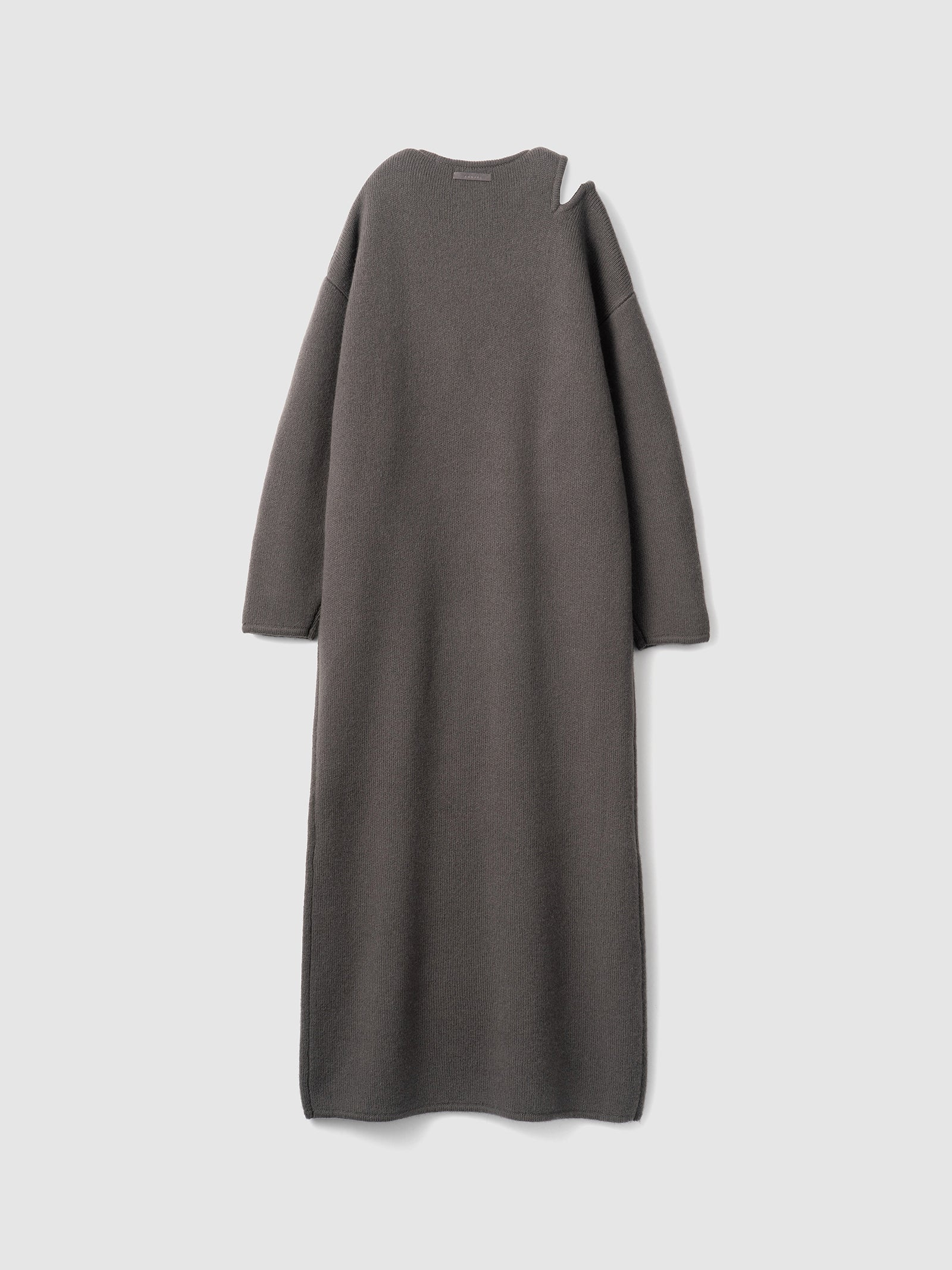 Slit Onepiece<BR>体のシルエットが気にならないワンピース