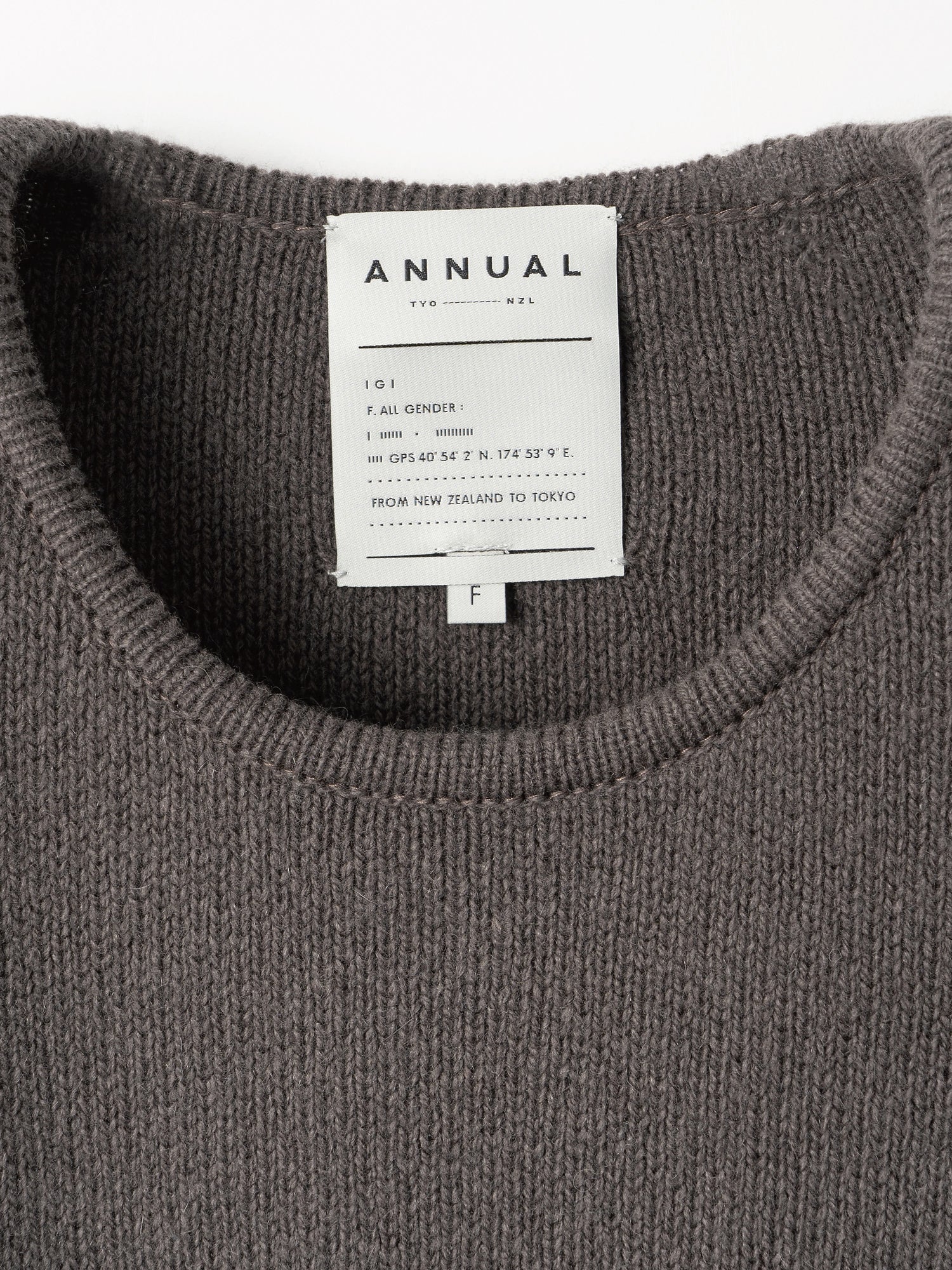 Slit Onepiece<BR>体のシルエットが気にならないワンピース