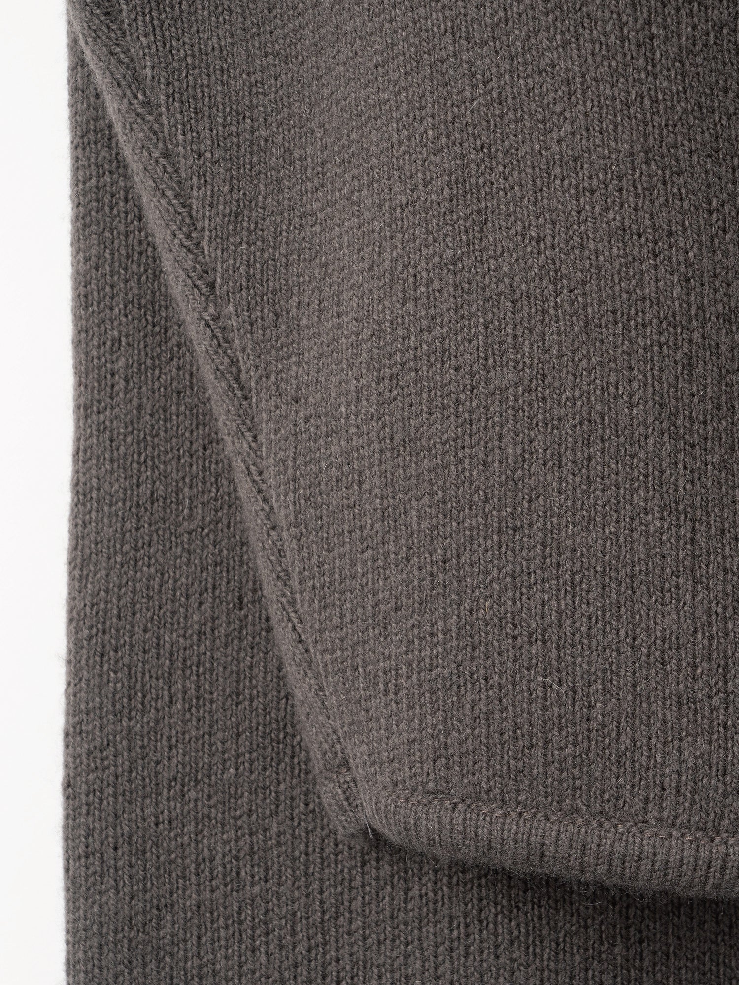 Slit Onepiece<BR>体のシルエットが気にならないワンピース