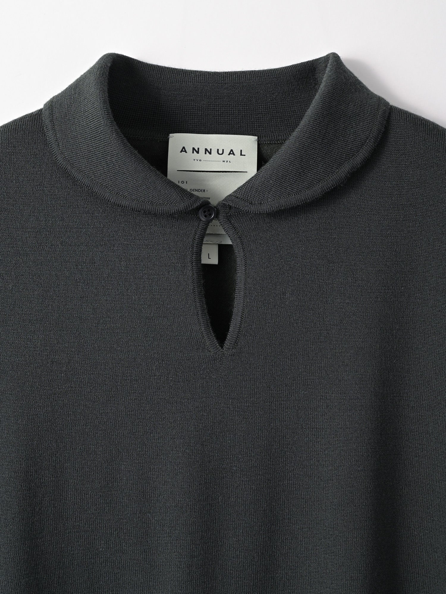 Smock knit shirts<BR>着方で印象を変えられるハイゲージニット