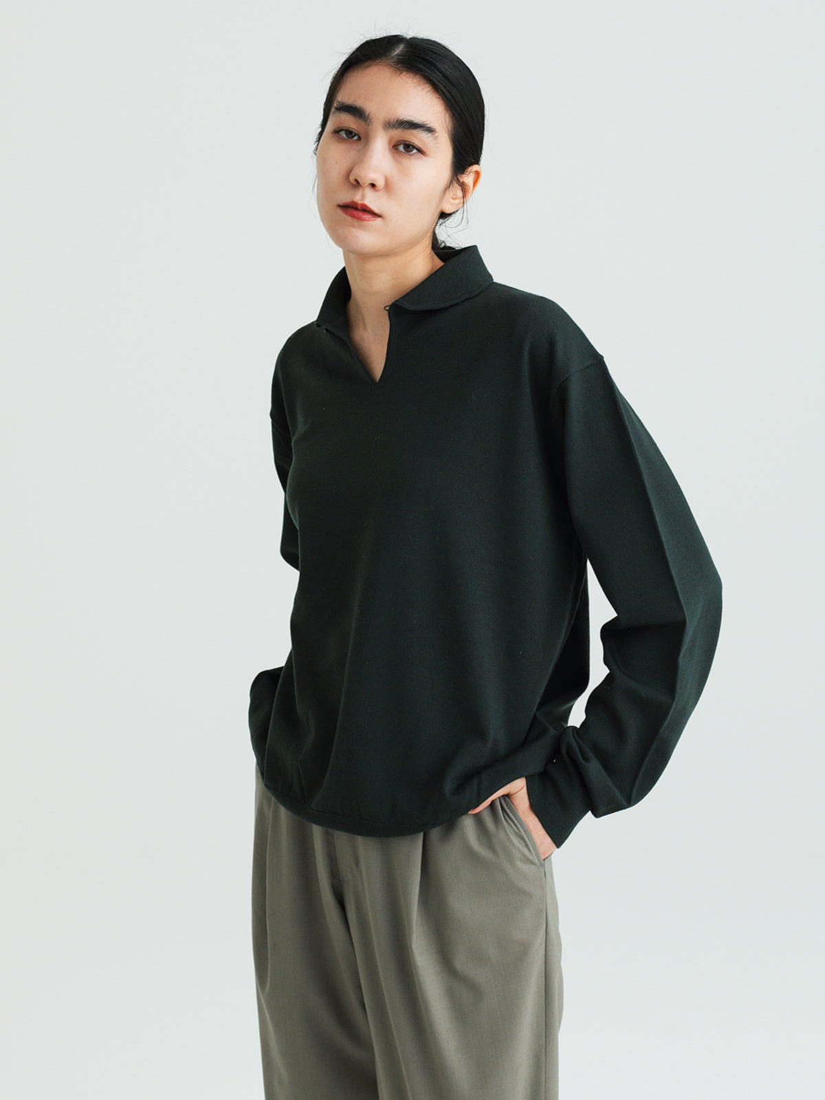 Smock knit shirts<BR>着方で印象を変えられるハイゲージニット