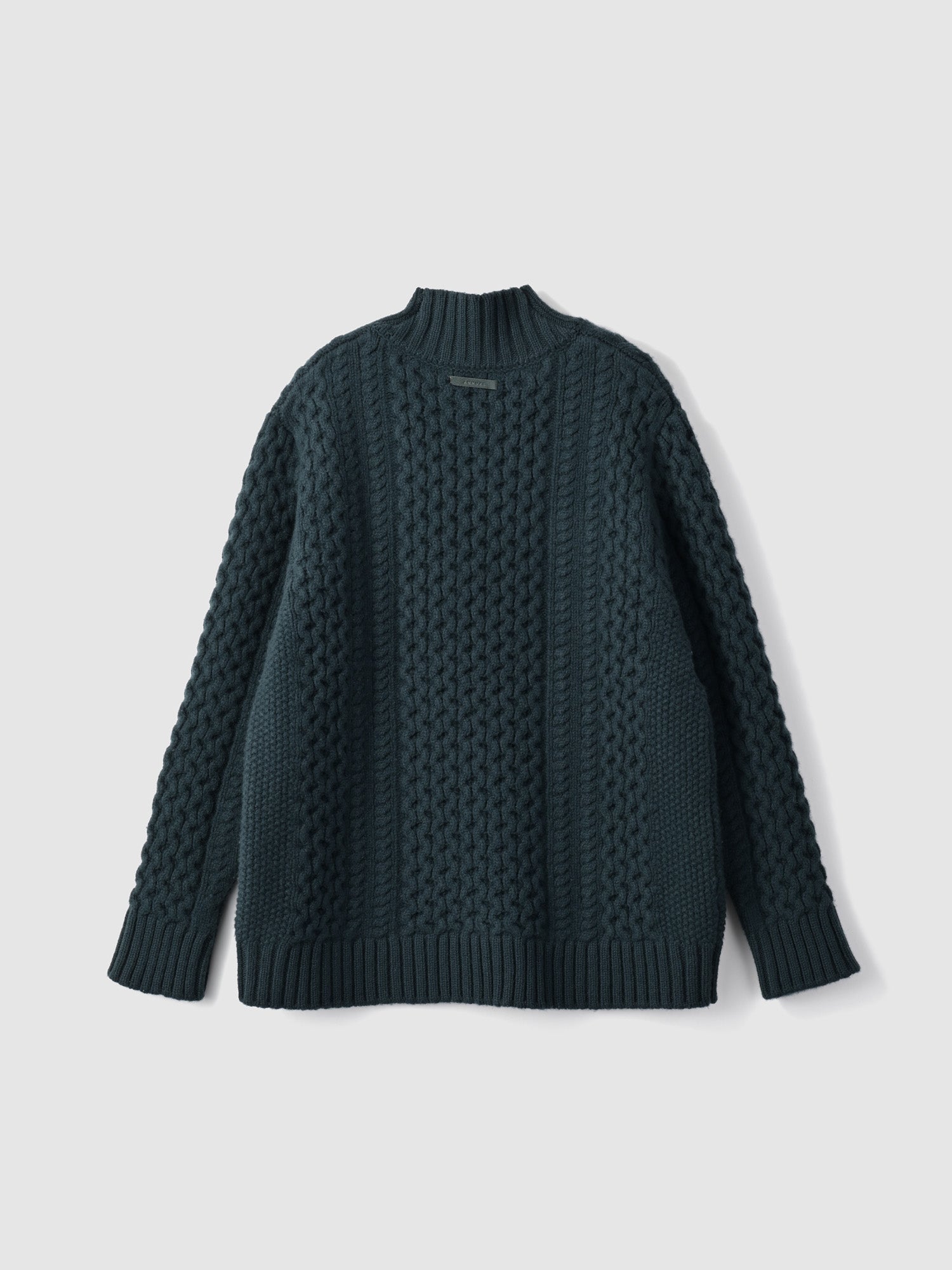 Fisherman's sweater<BR>冬の寒さから身を守る肉厚なアランニット