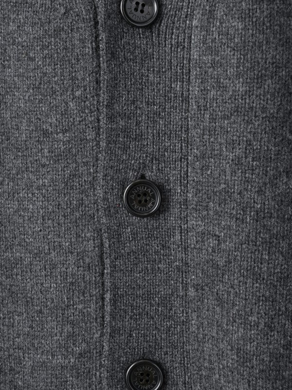 Line cardigan<BR>性別、世代問わず着用可能な万能カーディガン