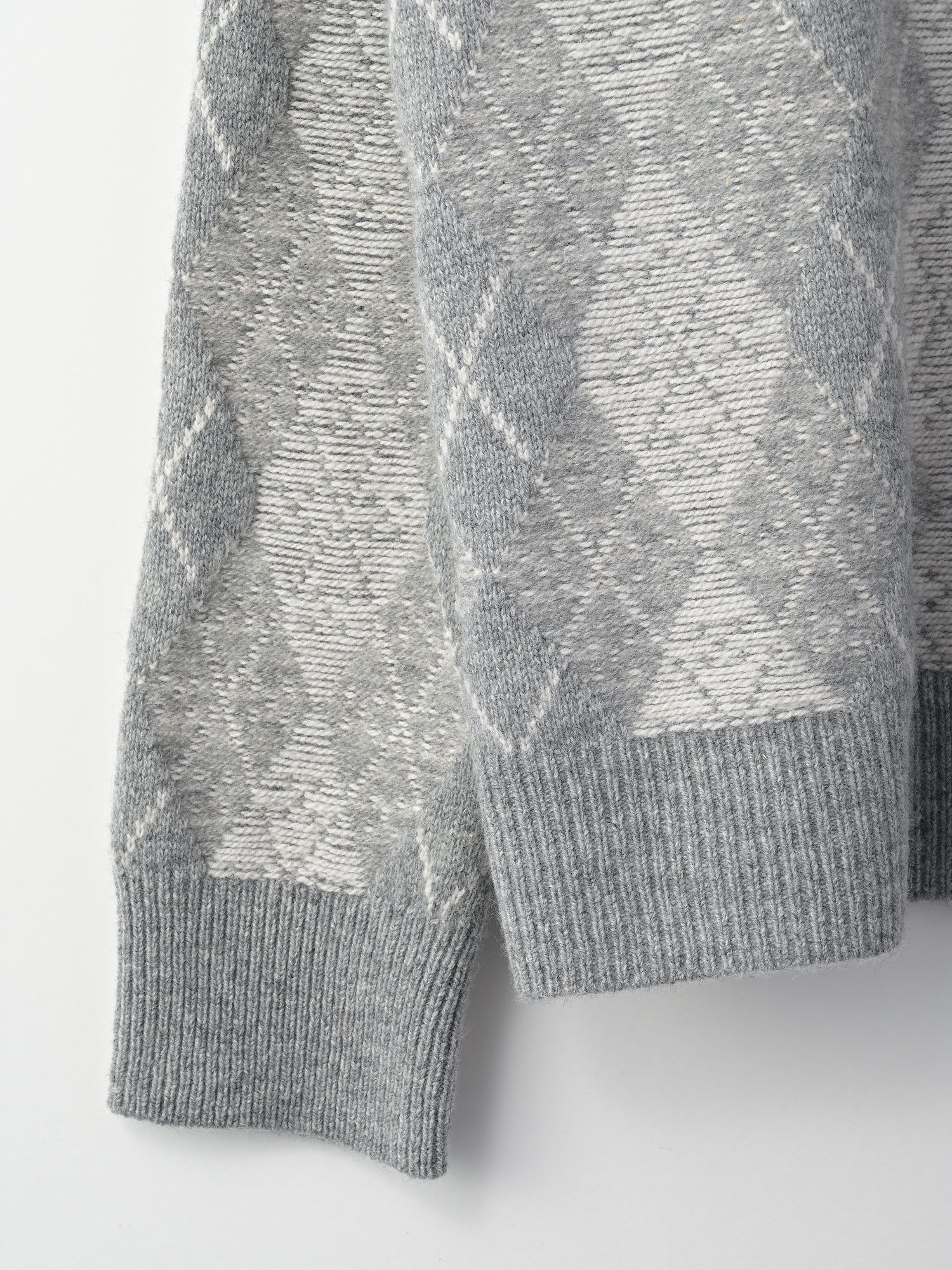 Argyle cardigan<BR>ユニセックスで着られるカーディガン