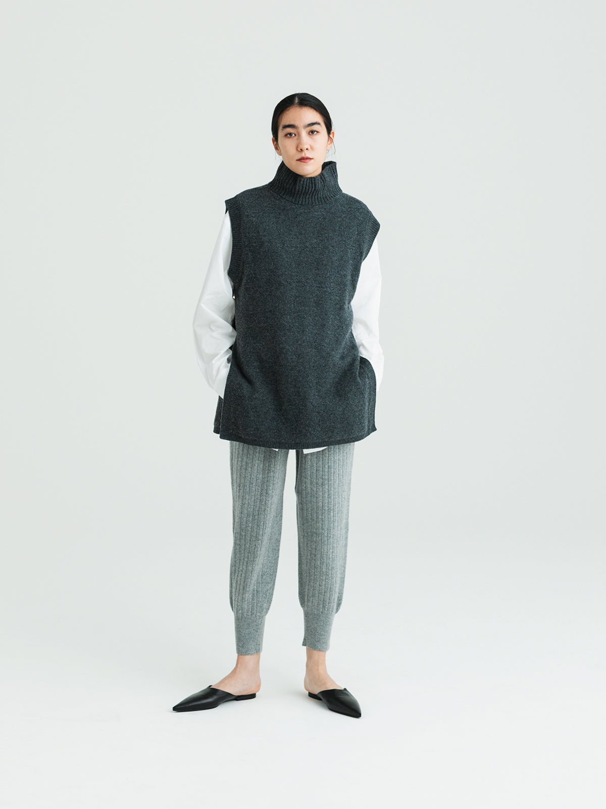 Accordion pants<BR>素肌でもチクチクしない 肉厚なジョガーパンツ