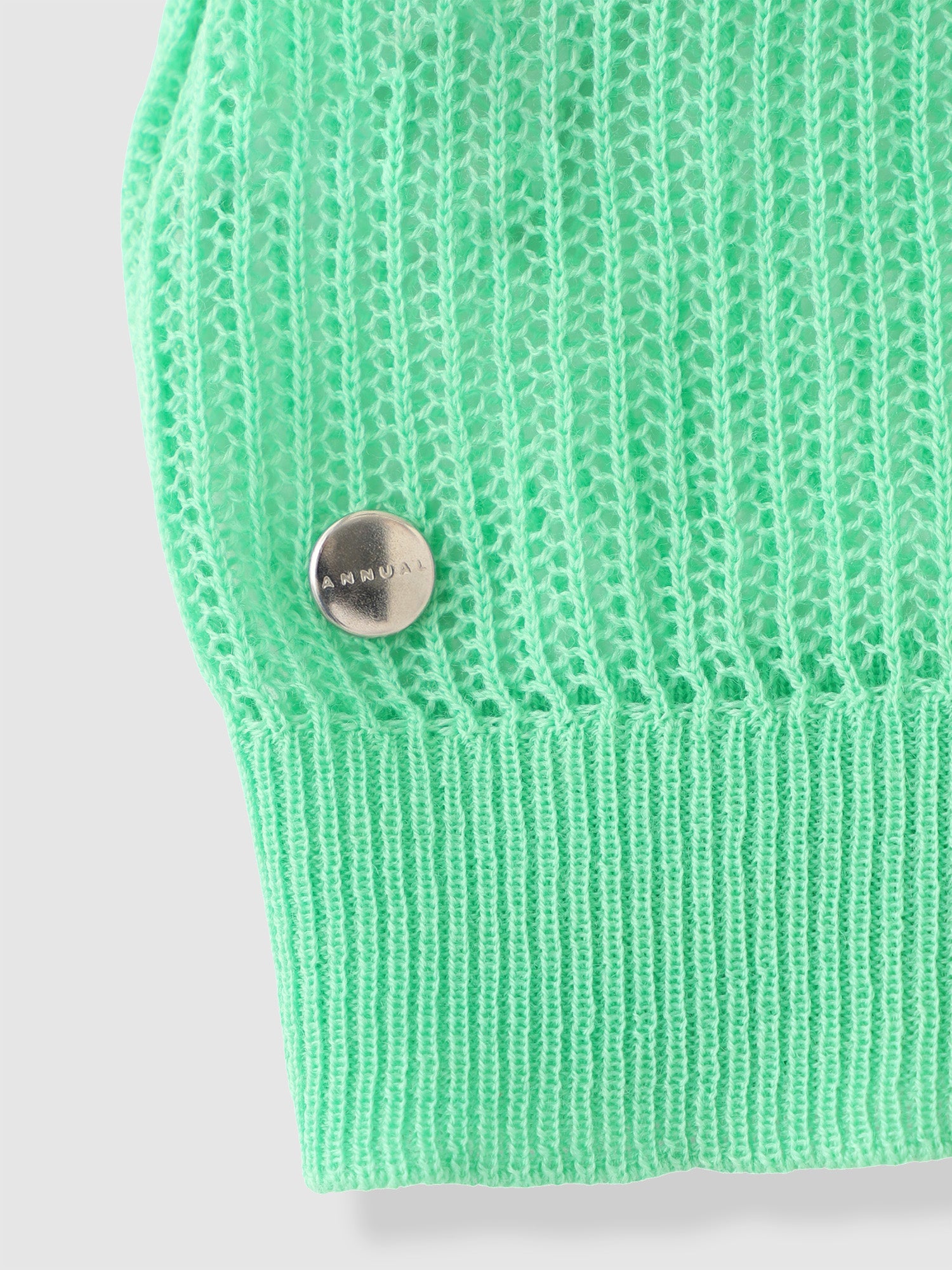 Mesh Pullover<BR>サラサラとした質感が特徴の軽量ニット