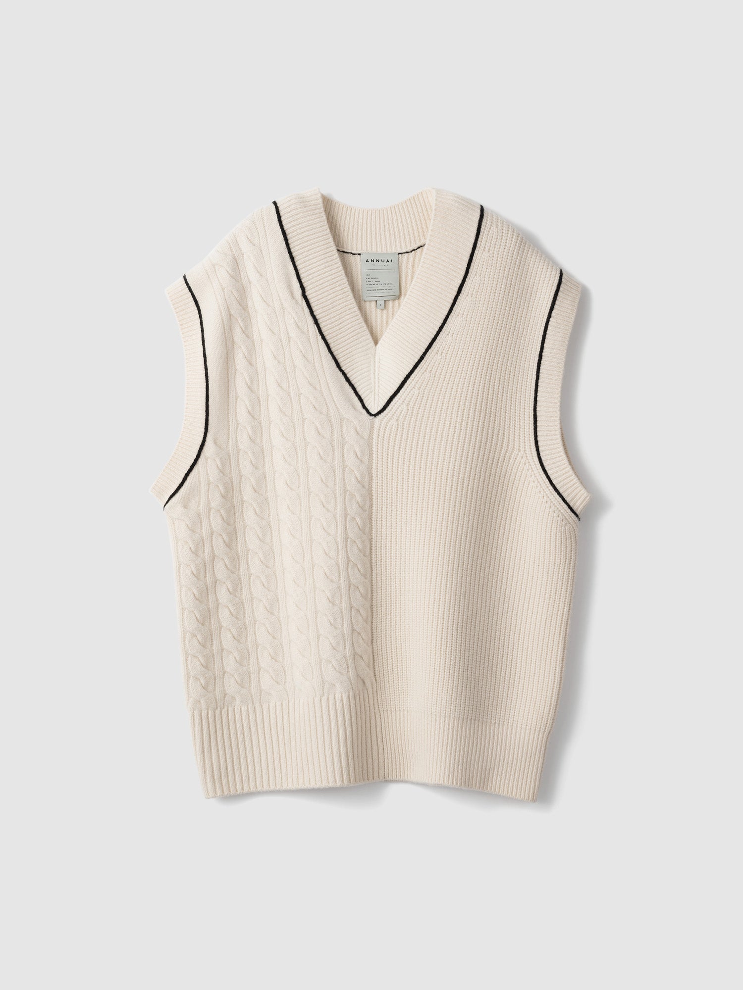 Cricket Vest<BR>シンプルながら左右で異なる柄が他にない一品
