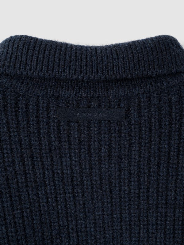 Striped Polo Sweater<BR>異なるボーダーピッチがアクセントに