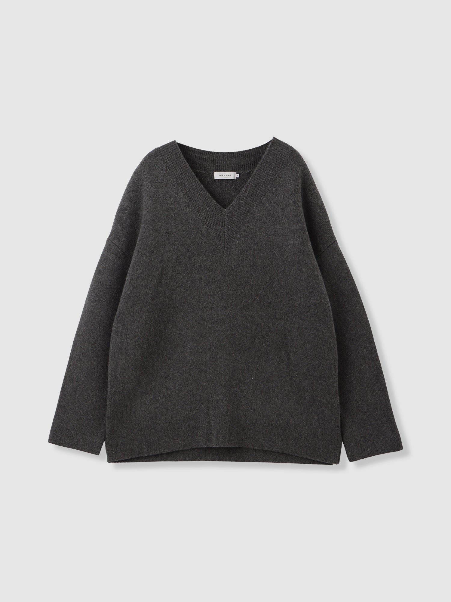 Smooth V-Neck Sweater<BR>シンプルで肉厚なオーバーサイズニット