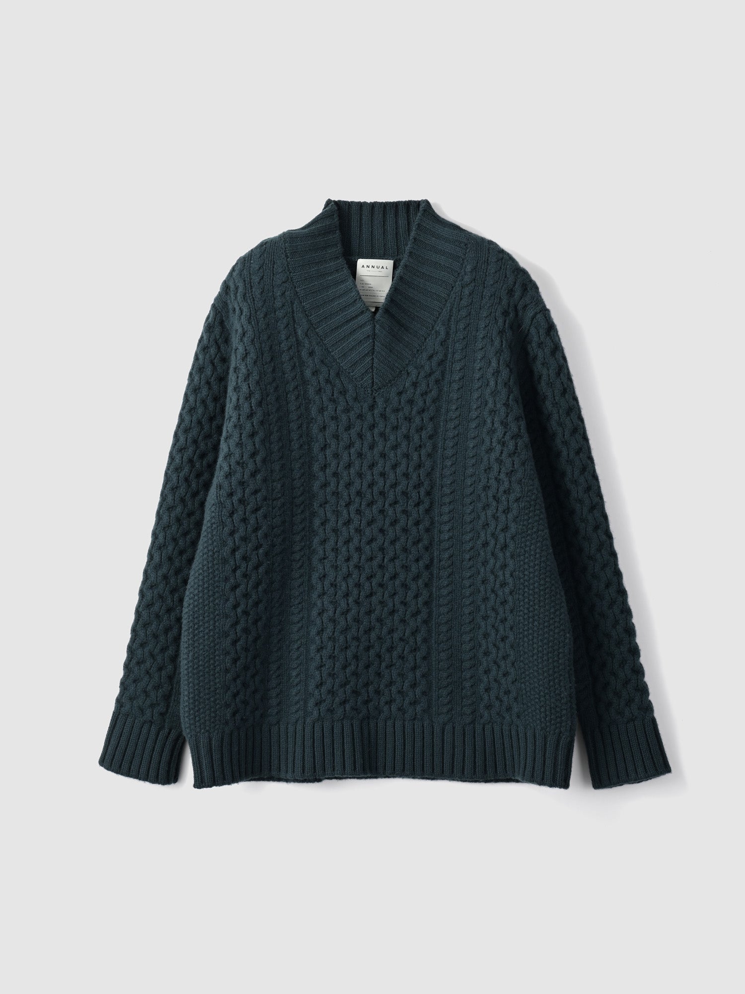 Fisherman's sweater<BR>冬の寒さから身を守る肉厚なアランニット